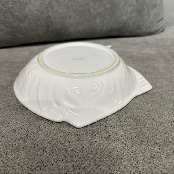 Vintage Olfaire White Textured Fish Shaped Bowl ~ Serving Dish Made In Portugal - Picture 8 of 11